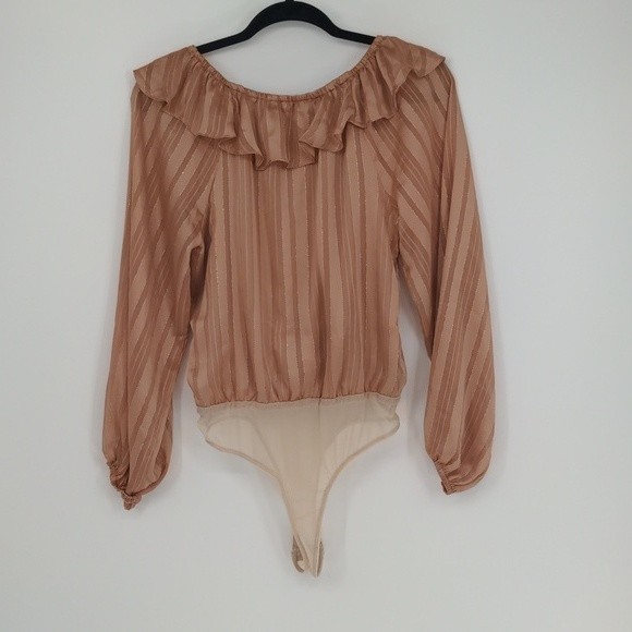 Lush Women's Bodysuit‎ Size Small Rose Gold Long Sleeve Ruffle Faux Wrap V Neck - Picture 13 of 16